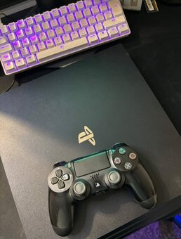 PS 4 PRO - 4