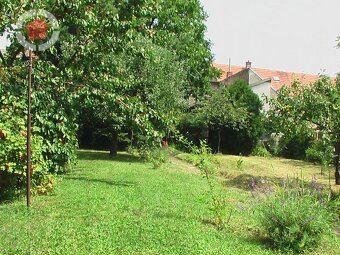 Prodej vily se třemi bytovými jednotkami ve Veselí nad Morav - 4