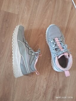 Prodám zateplené dámské boty značka PUMA - 4