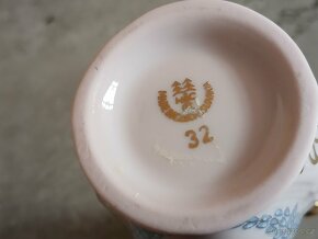Menší váza z růžového porcelánu - 4