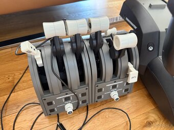 Thrustmaster set - 4