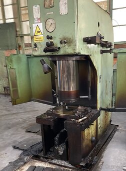 Lis hydraulický PYE 100 - 4