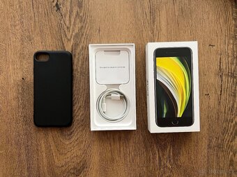Apple iPhone SE 2020 - 4