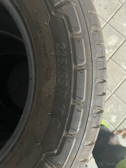 Michelin AGILIS 225/65 15 C - 4