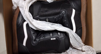 NOVÉ Snowboardové boty Vans 42,5 - 4