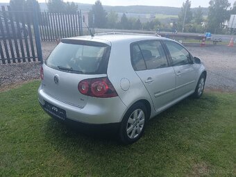VW GOLF 1,6 MPI - 4