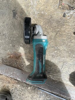 Aku úhlová bruska makita 115mm - 4