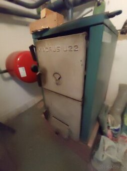Kotel Viadrus U22, výkon 23,3 kW, 4 články, 234 kg - 4