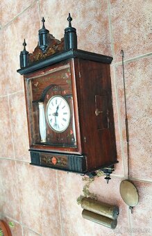 starožitné selské dřevěné vyřezávané hodiny schwarzwald - 4