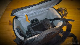 Sony Cyber-Shot DSC-RX10IV - 4