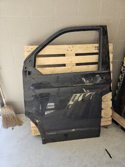 Prodám levé přední dveře T5 - 4
