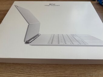 Klávesnice Magic Keyboard Apple na iPad Air 13” (M3) cz bílá - 4