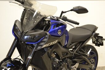 YAMAHA MT 09 - 4