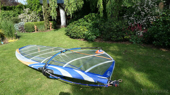 Prodám 3 windsurfing plachty a 3 stěžně a 2 ráhna - 4