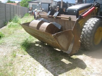 Traktor bagr - 4