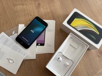 Apple iPhone SE (2020) 64GB - 4