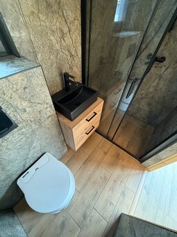 Naše rodina prodává nový Tiny House se saunou na přívěsu - 4
