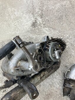 Prodám motor jawa pařez včetně výfuku - 4