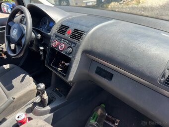 Rozprodám na díly VW Touran 1.9tdi 77kw - 4