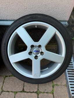 Volvo Pegasus R18 s pneu GoodYear Eagle F1 , po renovaci - 4