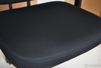 Kancelářská židle - Vitra Headline PC 32 000,- - 4