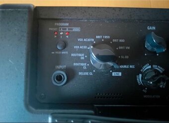 Kytarový zesilovač Vox VX15GT - 4