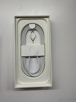 Prodám iPhone 16 Pro Bílý Titan (256GB) Nový - 4