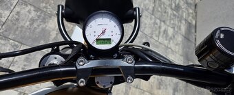 Triumph Thruxton 900i - 4