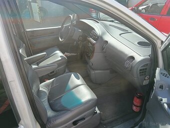 Chrysler grand Voyager 3.3i - 4