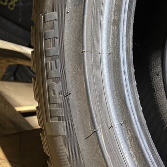 Zimní pneu 225/50 R17 98V Pirelli 6,5mm - 4