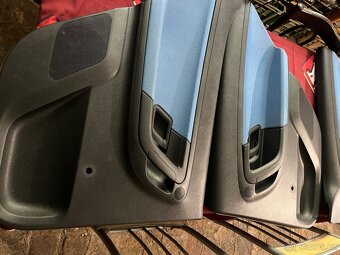 Sedačky a tapecirunky Fabia2 - 4