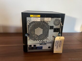 HP ProLiant MicroServer Gen8 - 4