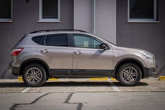 Nissan Qashqai 1.6i Tekna 4x2 (EU5) - 4