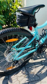 Krásné dámské dívčí kolo Specialized 27,5 - 4