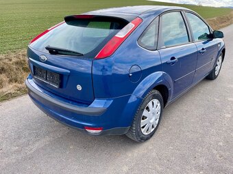Ford Focus 1.4i - 4