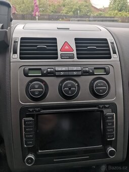 Volkswagen Touran - 4