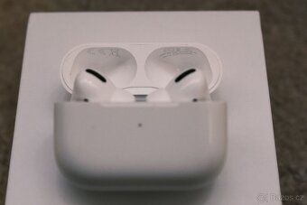 Apple AirPods Pro 1 - originál, zánovní - 4