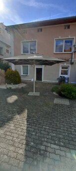 Slunečník Schweppes 3,4x3,4 m, výška 2,9m. se základnou - 4