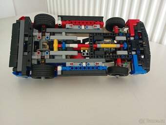 LEGO Technic 42153 NASCAR Next Gen Chevrolet Camaro ZL1 - 4