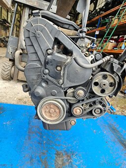 Motor Peugeot 206 1.9 51 kW - 4
