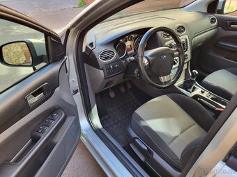 Ford Focus combi 2.0i - 4