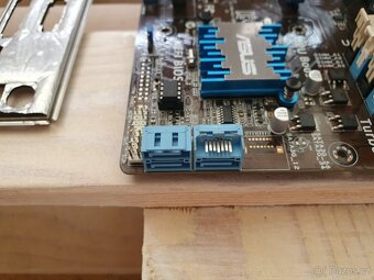 Deska (FM2) + 16gb ddr3 + chladič + CPU AMD A4-6300 - 4