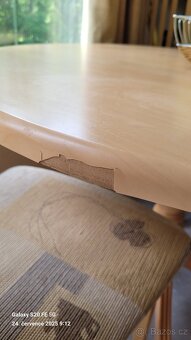 Jídelní stůl a 4 židle - 4