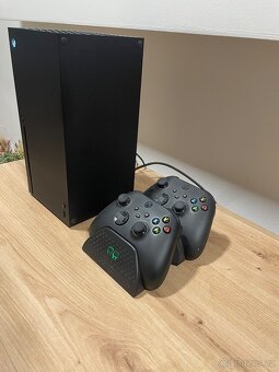 Xbox series x 1TB se dvěma ovladači, duální nabíječkou a hry - 4