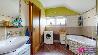 Prodej podkrovního bytu 4+1, 106 m², zahrada, Břeclav - 4