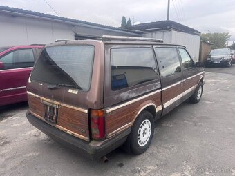Chrysler Grand Voyager 1 model 1988 3,0 - 4