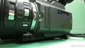 Sony DSR-PD170, 3x CCD, DV, DVCAM - 4