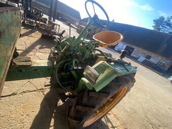 Traktor RS 09 - 4