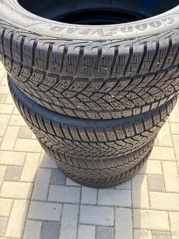 Zimní pneu Goodyear UltraGrip 235/45 R 18 98V - 4