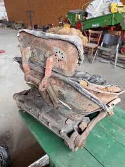 Sedačka zetor 50 - 4